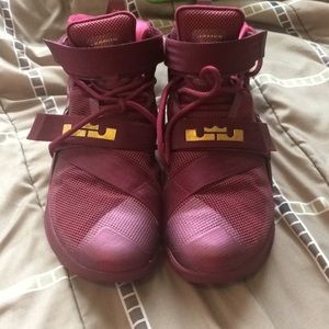 Nike- Lebron James - Soldiers IX